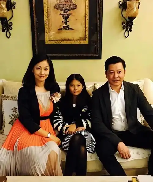 孙思瀚在早年拍戏时,认识了演员兼模特的刘茜.