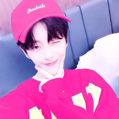 红色衣服男生头像图片帅气