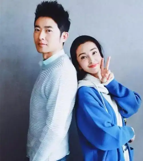 李冰冰与小男友一脸甜蜜多亏了任泉当初牵线