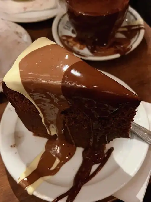 姐说好久没有为了吃的排队嗯…她们应该是很少去cntownhot chocolate