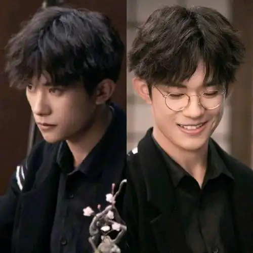 易烊千玺的笑谁能抗住啊,太可了!简直人间理想型