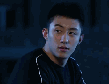 轩轩讲黄景瑜:雄伟的重点部位也许能帮你成为icon