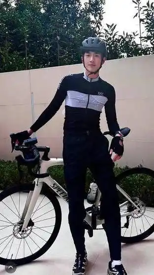 又高又瘦还很帅的林更新林更新玫瑰故事林更新方协文