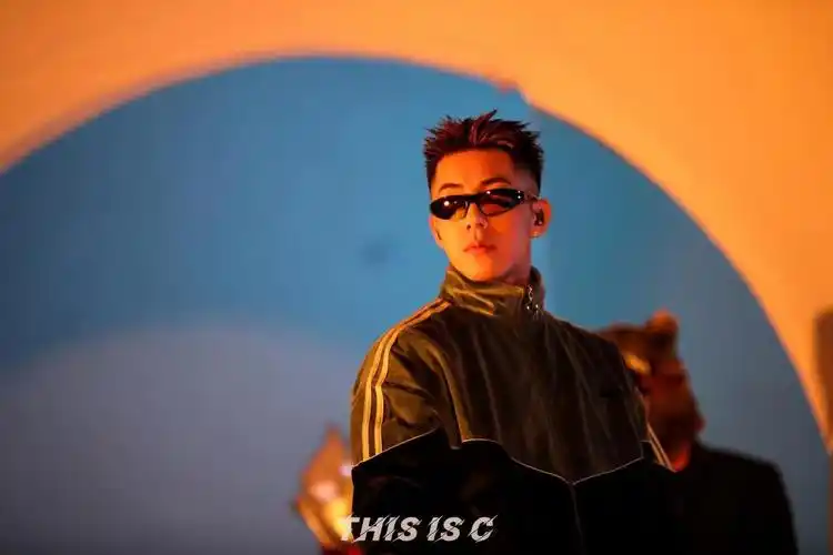 casper卡斯柏live video合辑上线,引领国内视觉新审美