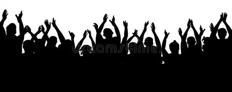 热烈鼓掌观众.人群人喝彩,欢呼手在上面.啦啦队照片