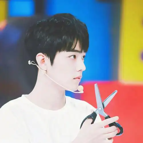 肖战头像by程述