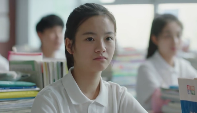 小欢喜:乔英子暗恋林磊儿,几个细节暴露了心思,都是暗戳戳的糖