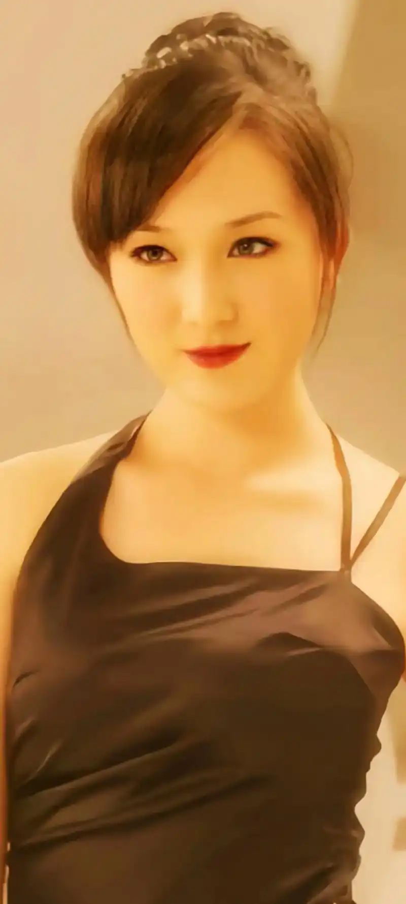 龙梅子.#高清壁纸 #美女明星    中文名:龙梅子 别名: - 抖音