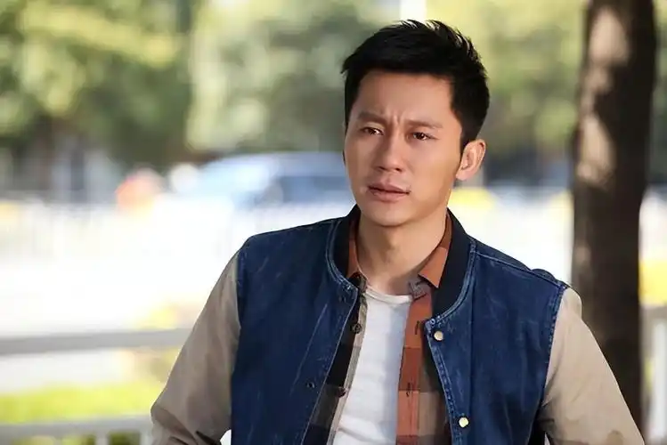 李晨个人资料及简历(曾经的实力演员,为何会沦落到如今的惨淡局面呢?