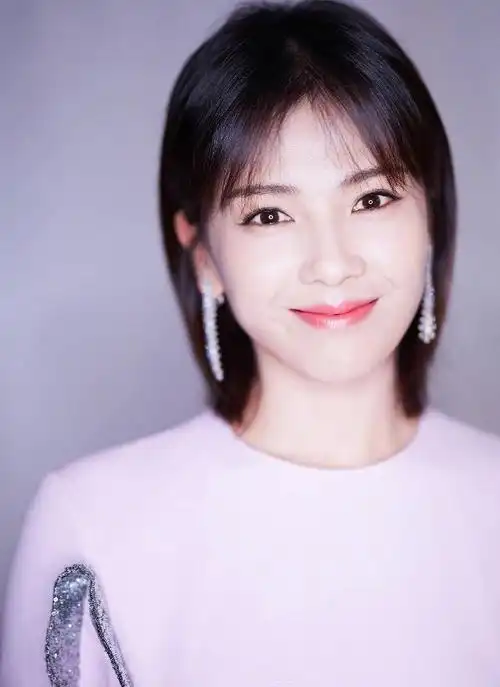 波波头配好气质实力减龄,刘涛剪短发太减龄,看上去就是女孩!