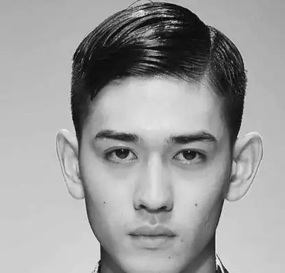 发质比较硬的男生适合什么发型