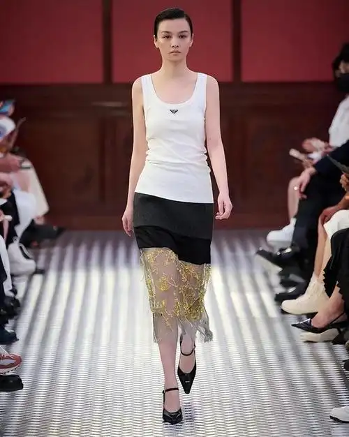 明星跨界走秀搞笑还是惊艳就在一念之间胡兵王阳等人应验了