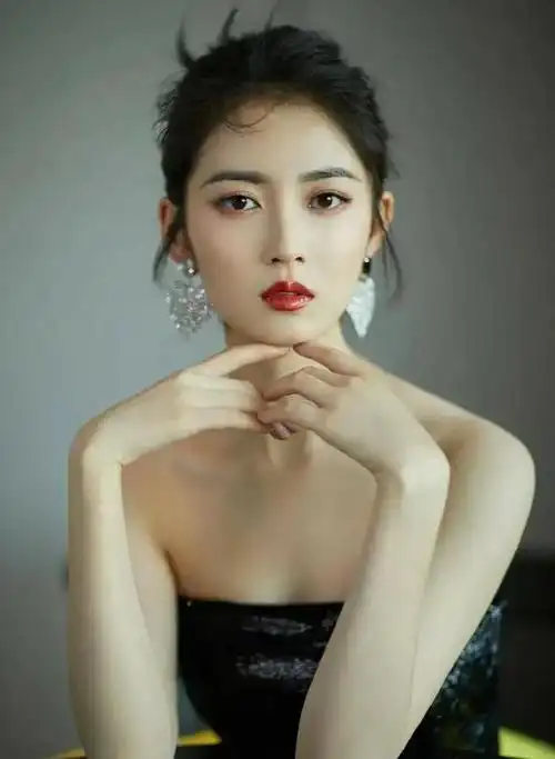 陈钰琪明星壁纸(42)_网易订阅