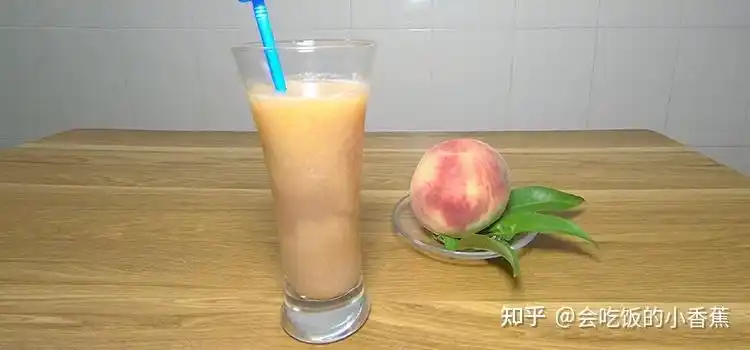 夏热炎炎来杯蜜桃牛奶降降暑吧