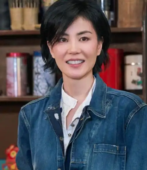 王菲两婚两离53岁和谢霆锋只恋爱不结婚今两个女儿成她烦恼
