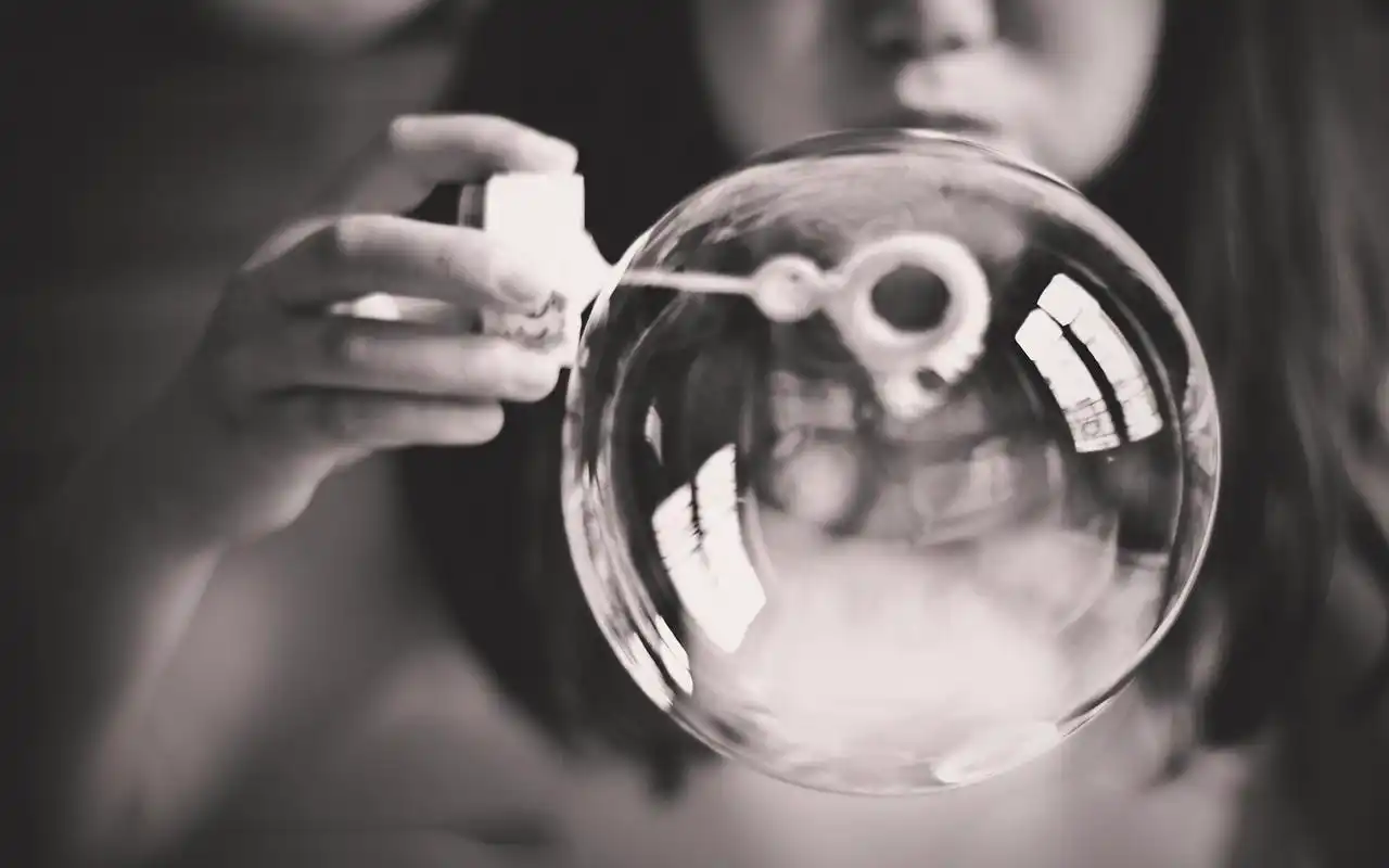 欧美可爱小女孩怀旧黑白照片电脑桌面壁纸高清