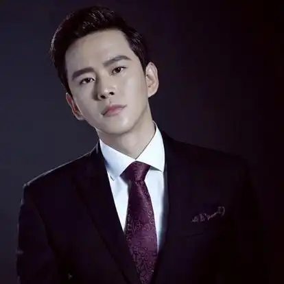 黄宥明,原名黄明,1986年4月15日出生于湖北省咸宁市,中国内地影视男