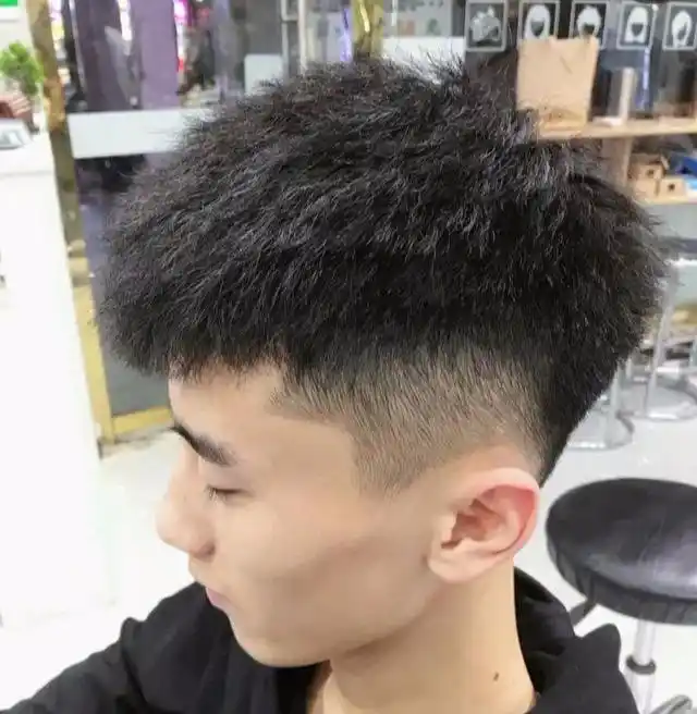 男生主流"锡纸烫",到底适不适合自己?先做一次性造型体验下