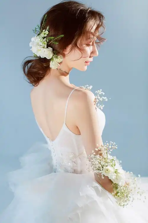 修图师郭意的婚纱摄影作品《妆面造型》