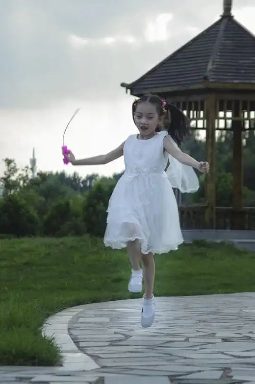 快乐的小女孩 - 美篇