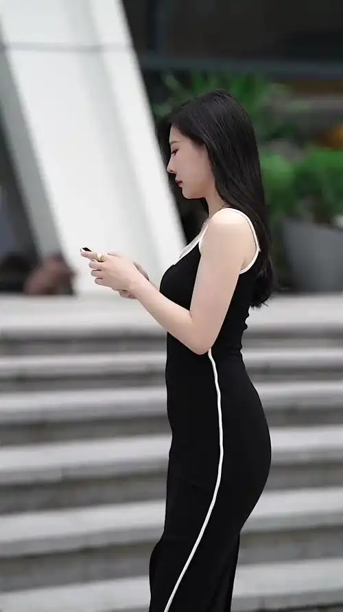 街拍女神,这身材亭亭玉立,真美