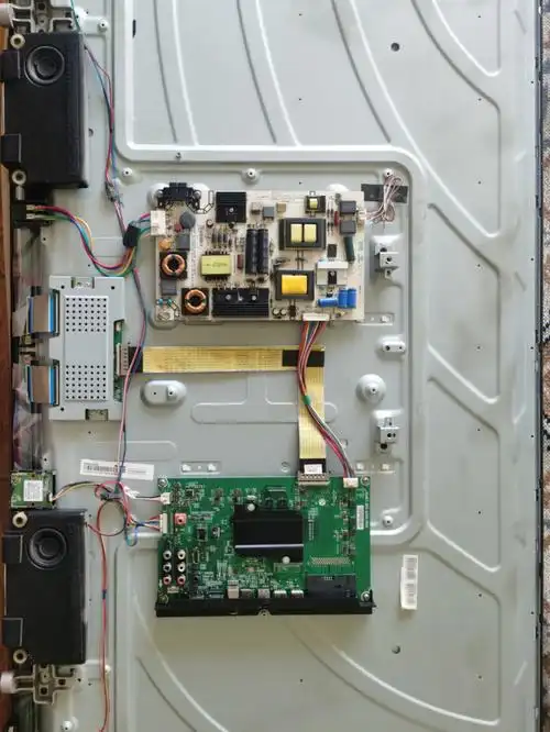 卧室电视坏了,售后上门检测后说是灯条坏了,维修最少600,不划算,不如