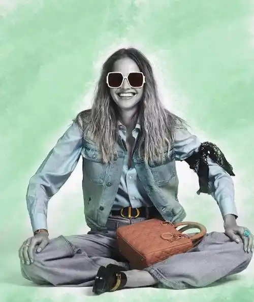 俄罗斯模特兼女演员萨沙·露丝(sasha luss)拍摄的时