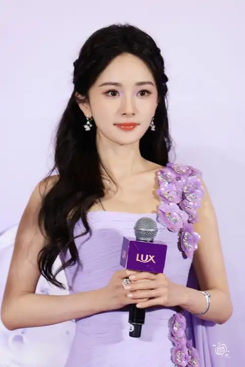 杨幂##杨幂丁香花仙子##杨幂力士洗护发大中华区代言人#  公主