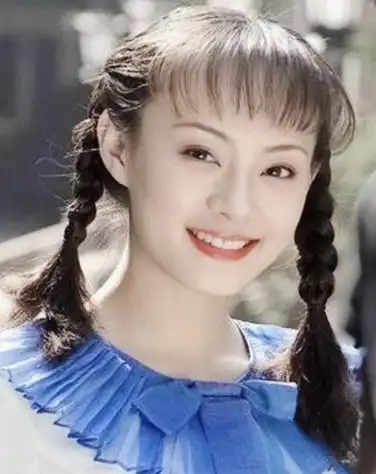 孙俪从小的童年生活并不幸福,因为她的家庭很不美满.