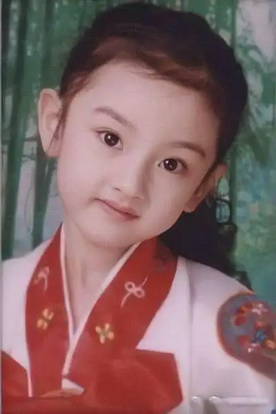 当女明星的童年照被复原成高清图,最后一位小时候像可爱的洋娃娃