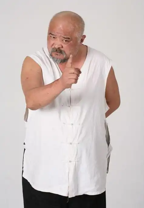 不顾医生劝阻每天2包烟顿顿8两白酒的演员李琦如今过得怎样