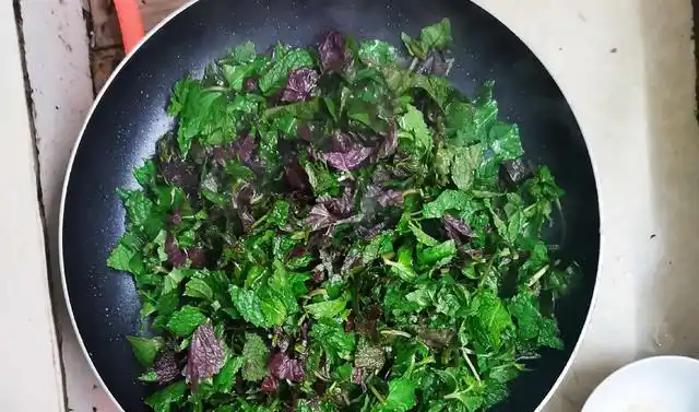 家常菜之紫苏薄荷炒鱼片,香味独特,嫩滑爽口,米饭杀手|鱼片|紫苏|薄荷