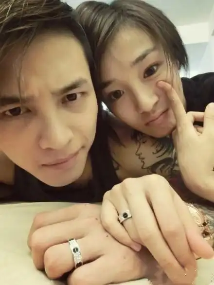 洪尧晒与吴谨言亲密照后删除曾在相亲节目上牵手成功又出轨