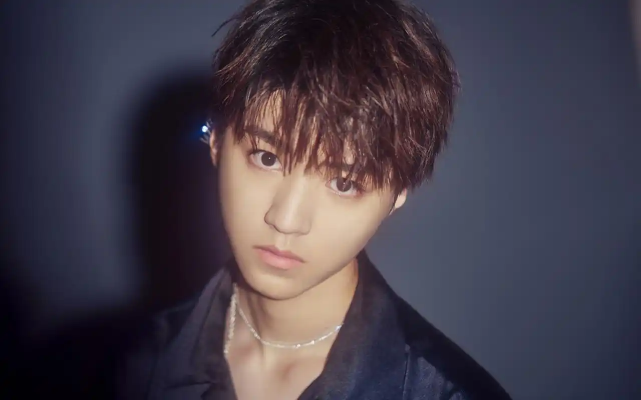 王俊凯帅气写真图片桌面壁纸