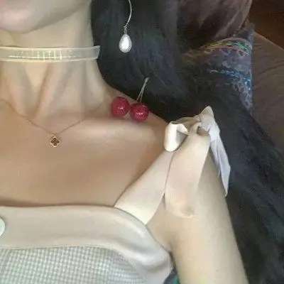 性感头像胸大的有锁骨 - 女生头像 - 潮人个性网