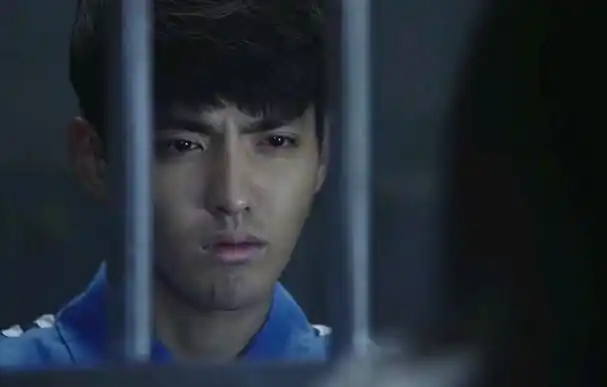 吴亦凡监狱生活曝光入狱半年申请出书被拒后精神崩溃似疯子