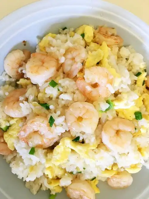 鸡蛋虾仁炒米饭的做法
