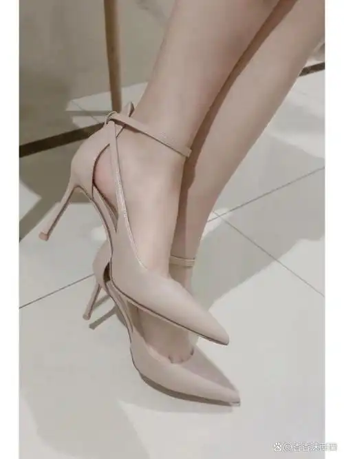女生们每天穿高跟鞋的感受是什么呢?男生你们知道吗?