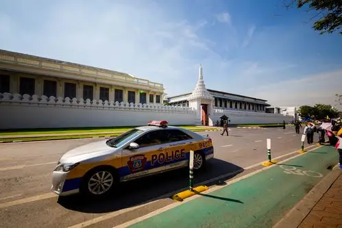 泰国的警车,色彩鲜艳,很醒目