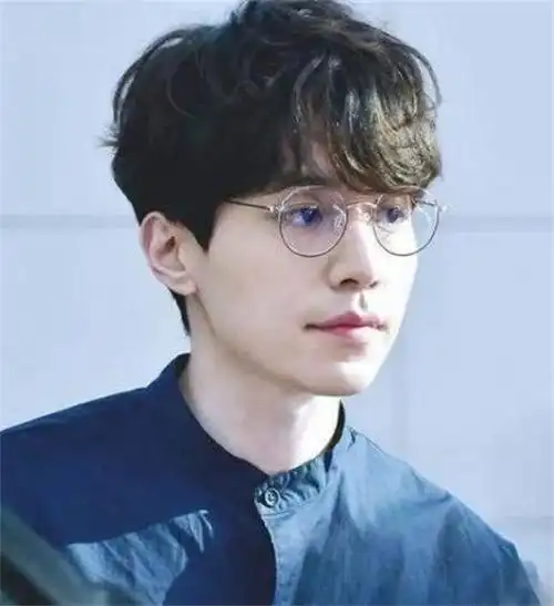 2021最时尚的男士烫发 让烫发尽显男士魅力 - 男士烫发 - 发型社