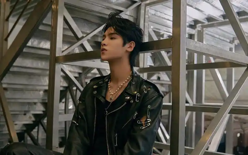 【黄明昊|justin】抖音美好奇妙夜舞台单人part,表现力超棒!