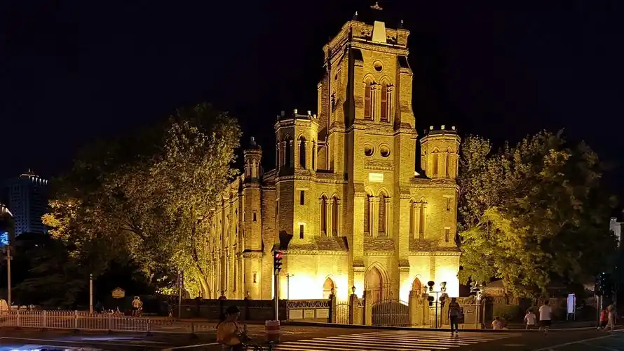 望海楼教堂 1870年发生的天津教案就是在这座教堂,俗称火烧望海楼.