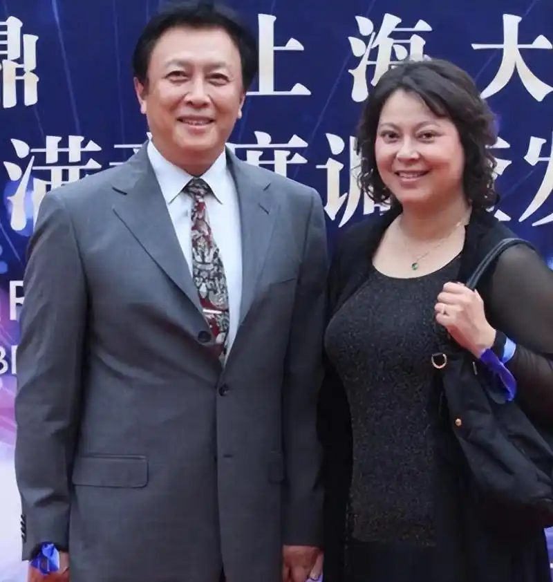 唐国强与壮丽在一起前,还有过一段婚姻.