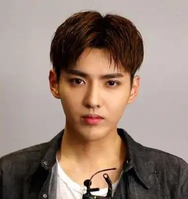 吴亦凡桃心刘海发型 男士桃心发型图片