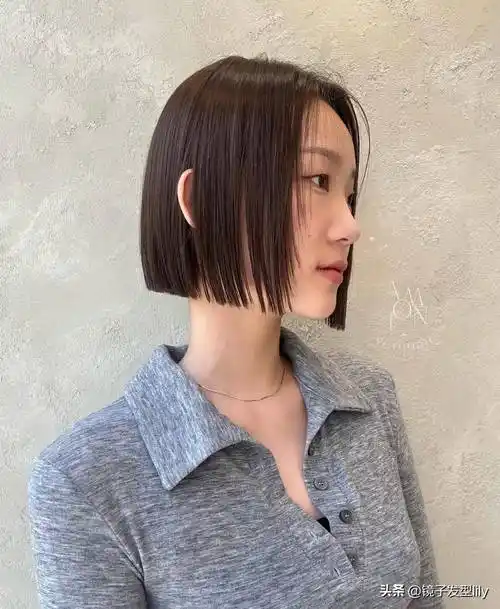 越简单越时尚,一刀切直发波波头,你的发型新选择