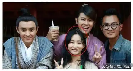 28岁当红早婚的任嘉伦,火得一塌糊涂,有自己的离经叛道