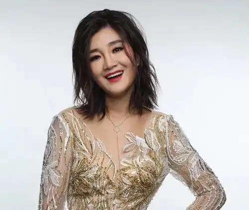 参考资料: 嘈坊 2022年 《曾被刀郎告上法庭的降央卓玛,生活中是怎样