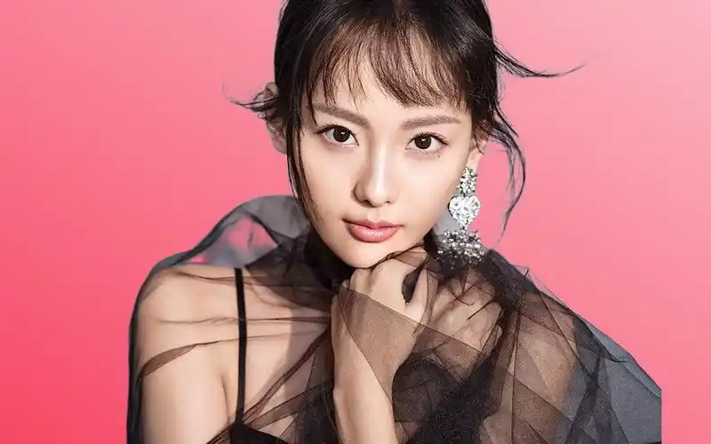 35岁张嘉倪生图曝光,身高矮小皮肤黝黑不如路人,难怪买超会撂挑子