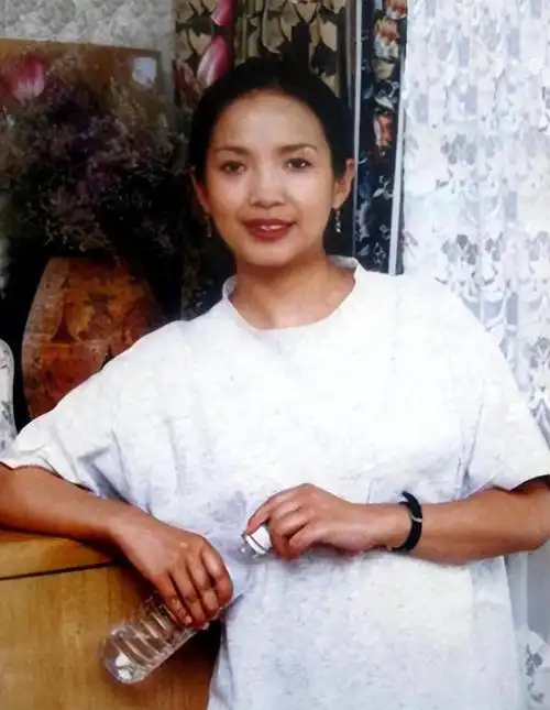 回顾吕丽萍不后悔和张丰毅组建家庭余生只想做儿子的好妈妈