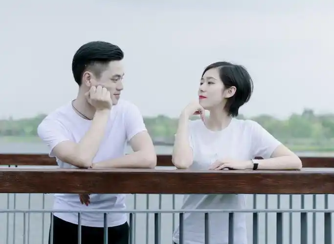 深圳人才公园的酷帅小清新情侣照